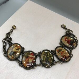 Vintage Avon Christmas Santa Festive  Cameo Portrait Bracelet Fun Statement